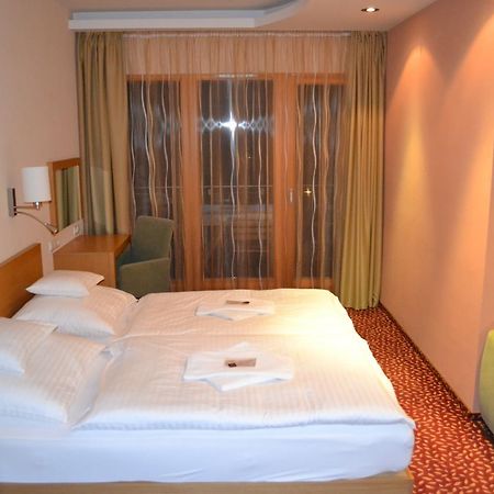 Debreceni Postas Udulo Hotel ภายนอก รูปภาพ