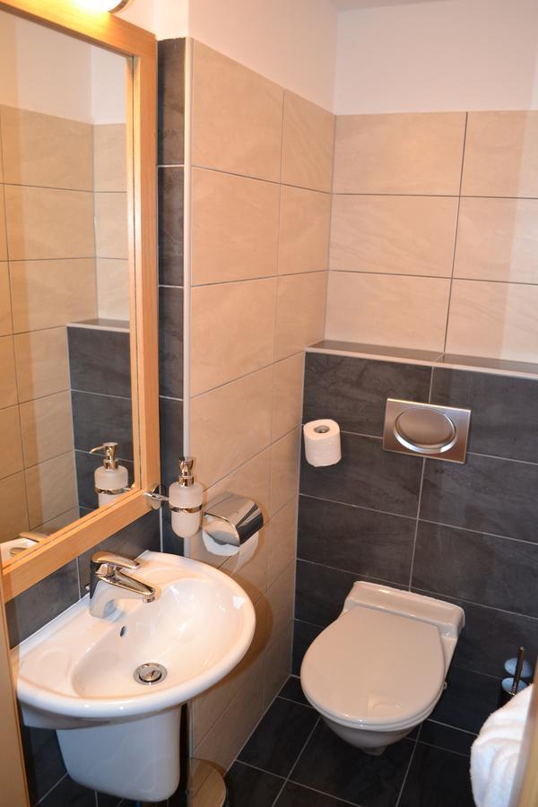 Debreceni Postas Udulo Hotel ภายนอก รูปภาพ
