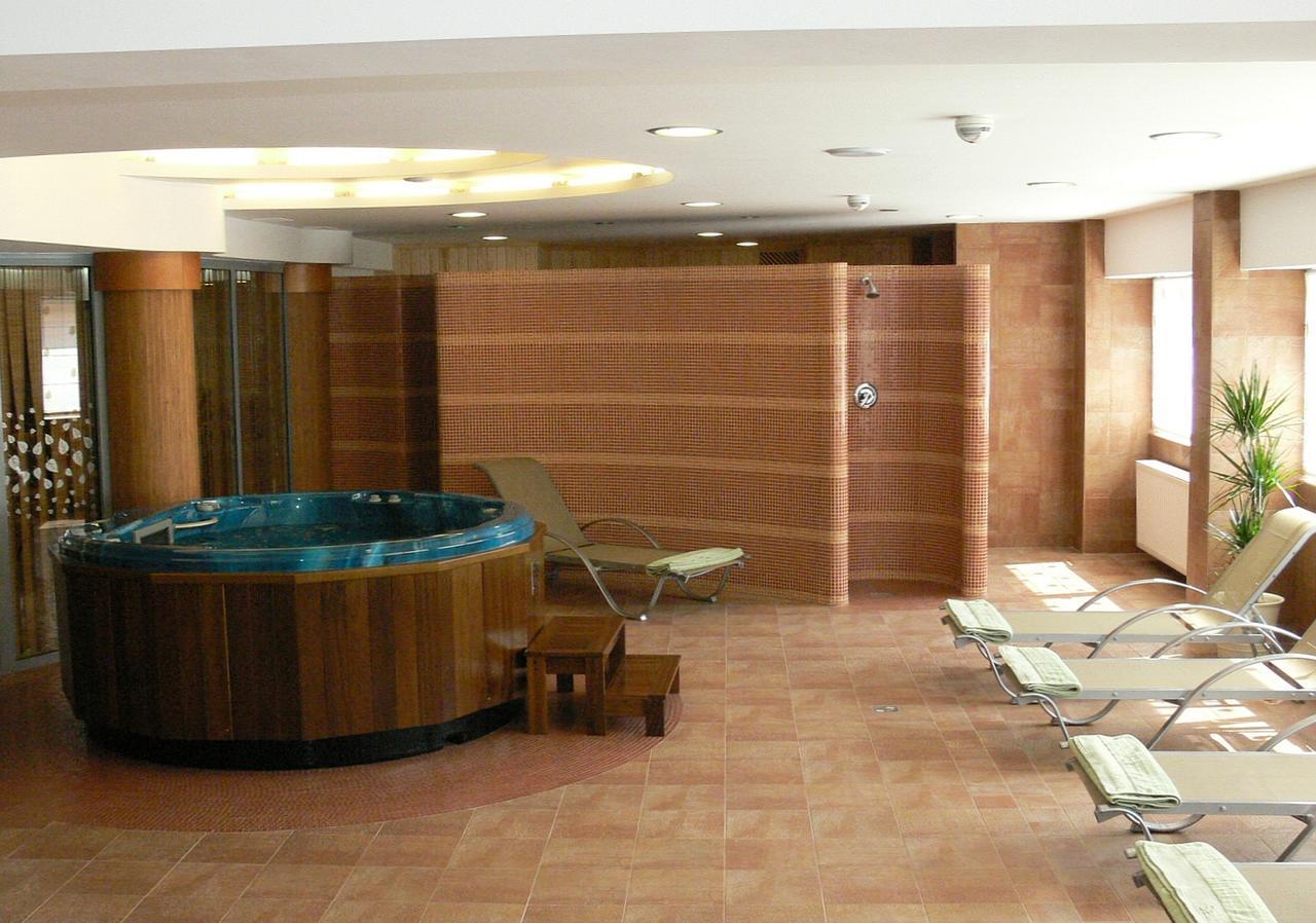 Debreceni Postas Udulo Hotel ภายนอก รูปภาพ